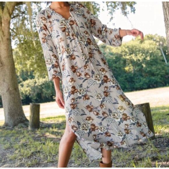 Natural Life long sleeve maxi dress gray floral roses size Large
Magnolia - Picture 1 of 11